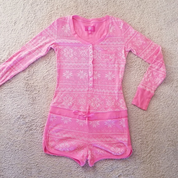 Victoria's Secret Other - VICTORIA SECRET SLEEP ROMPER. SIZE SMALL
